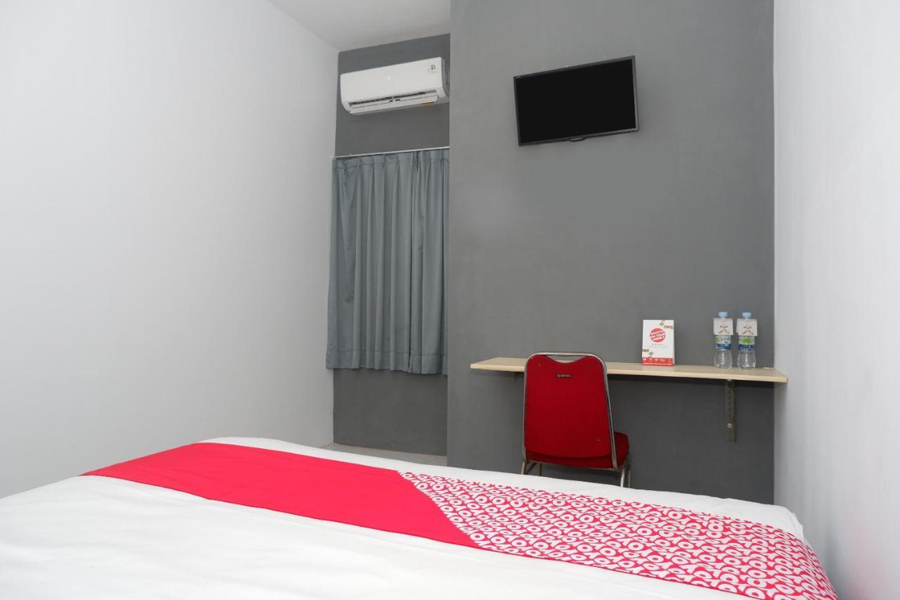 OYO 682 Ceria Homestay Syariah Semarang Luaran gambar