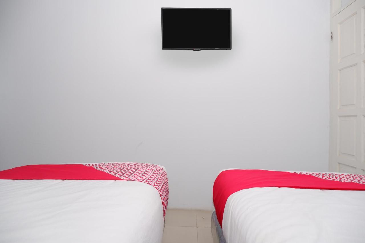 OYO 682 Ceria Homestay Syariah Semarang Luaran gambar