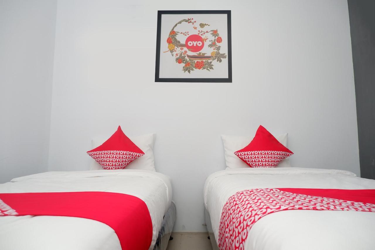 OYO 682 Ceria Homestay Syariah Semarang Luaran gambar