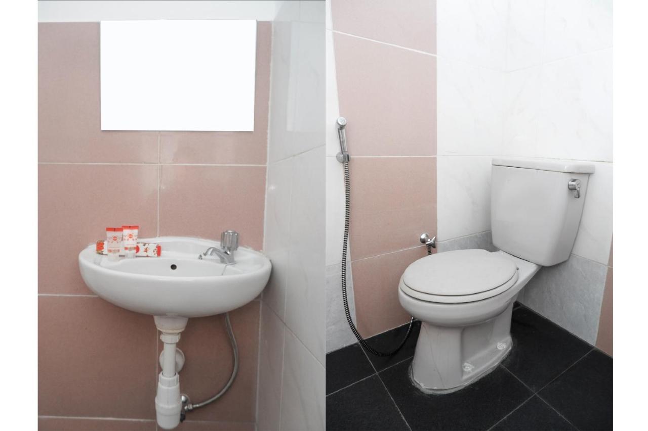 OYO 682 Ceria Homestay Syariah Semarang Luaran gambar